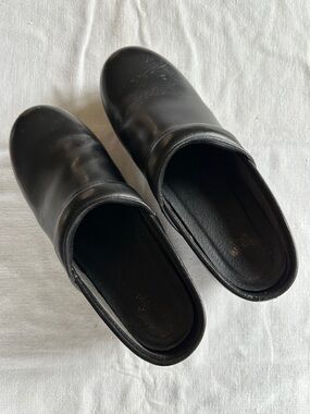 Dansko XP Black Leather Professional Clog 41